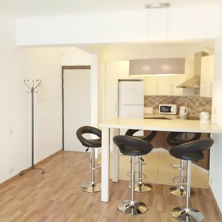 Apartment 32 Center Point *